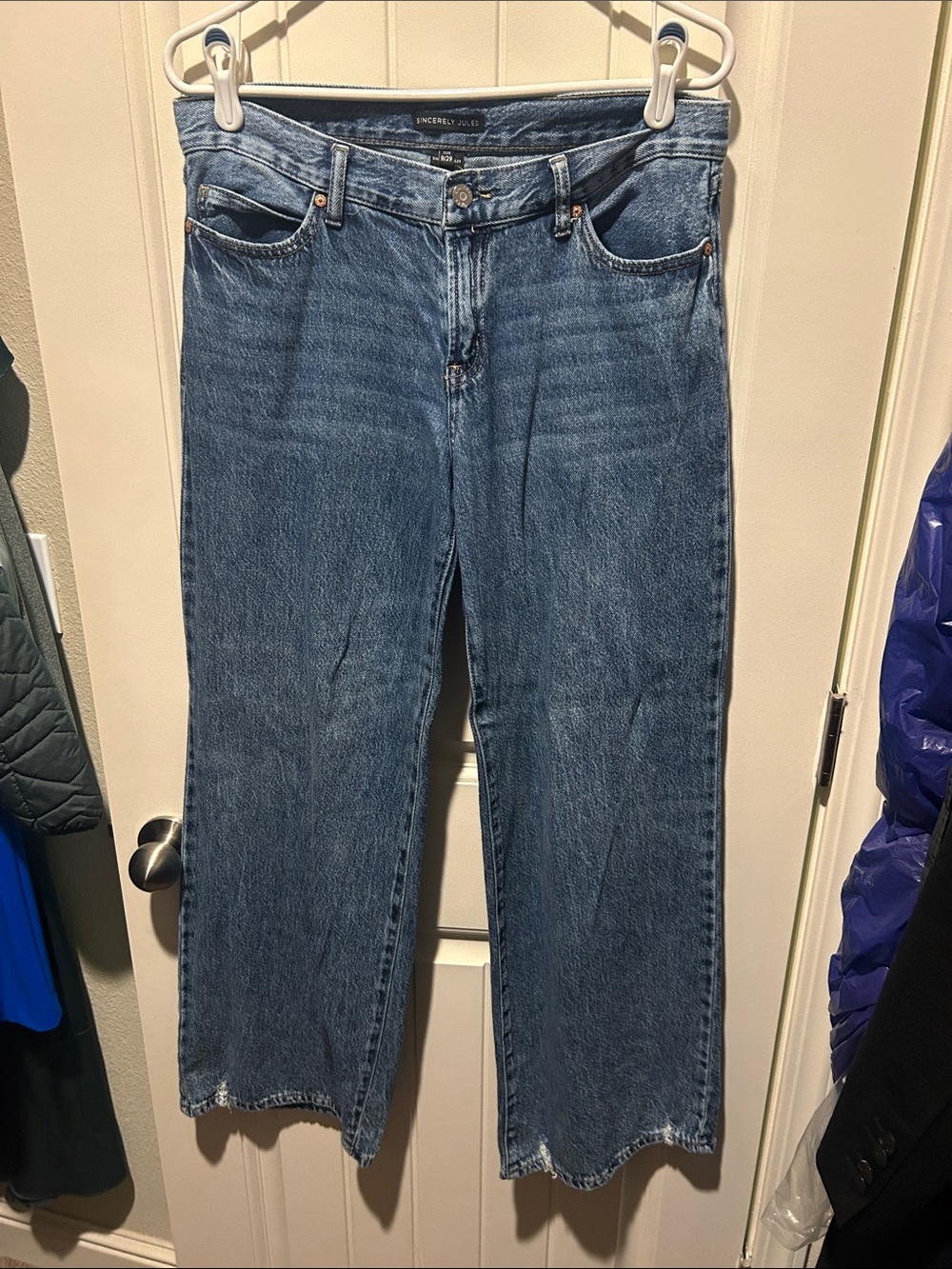 Sincerely Jules Wide-Leg Jeans in Medium Blue Wash